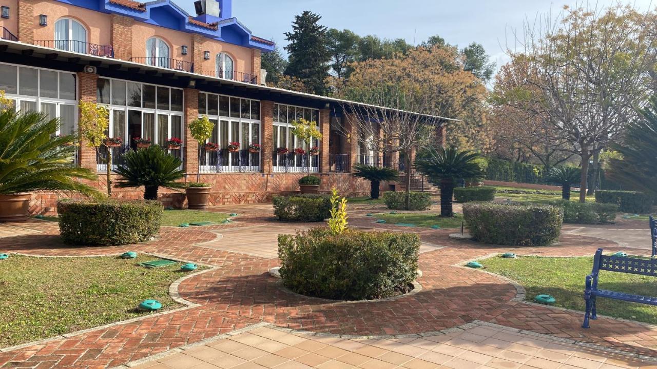 Hotel Fuente Las Piedras Cabra Exteriér fotografie
